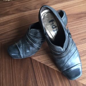 Fidji black/gray leather booties